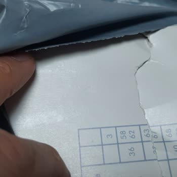 Yırtık Paket Ve Duyarsız Kargo Hizmeti