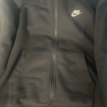 Nike Sweatshirt'te Çekme Ve Tülerme Sorunu