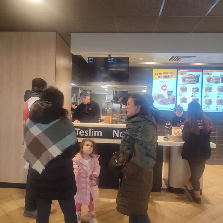 Zonguldak McDonald's: Yavaş Hizmet Ve Kabaca Davranışlar