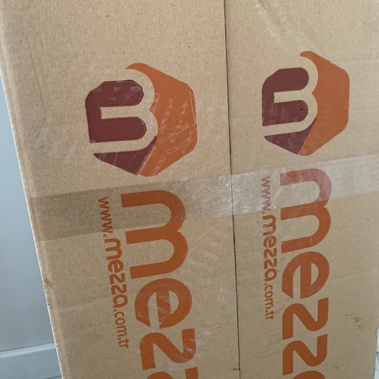 Kargomun Üzerindeki Ayak İzleri