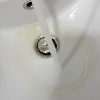 Eğirdir Belediyesi Çamurlu Su Akıyor Musluklardan!