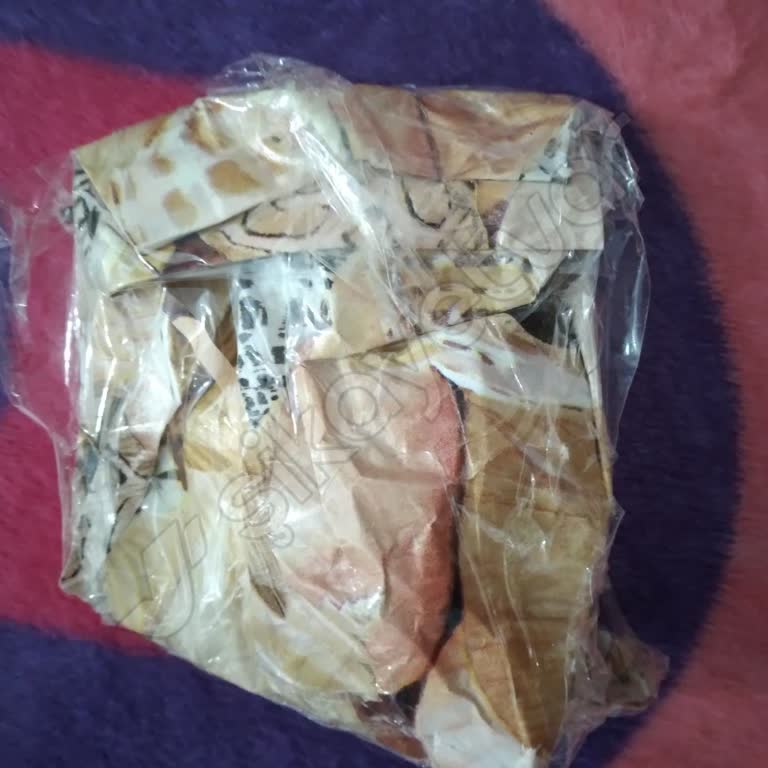 Trendyol Küçük Bir Paket Ve İçinden Çöp Kağıt Çıktı