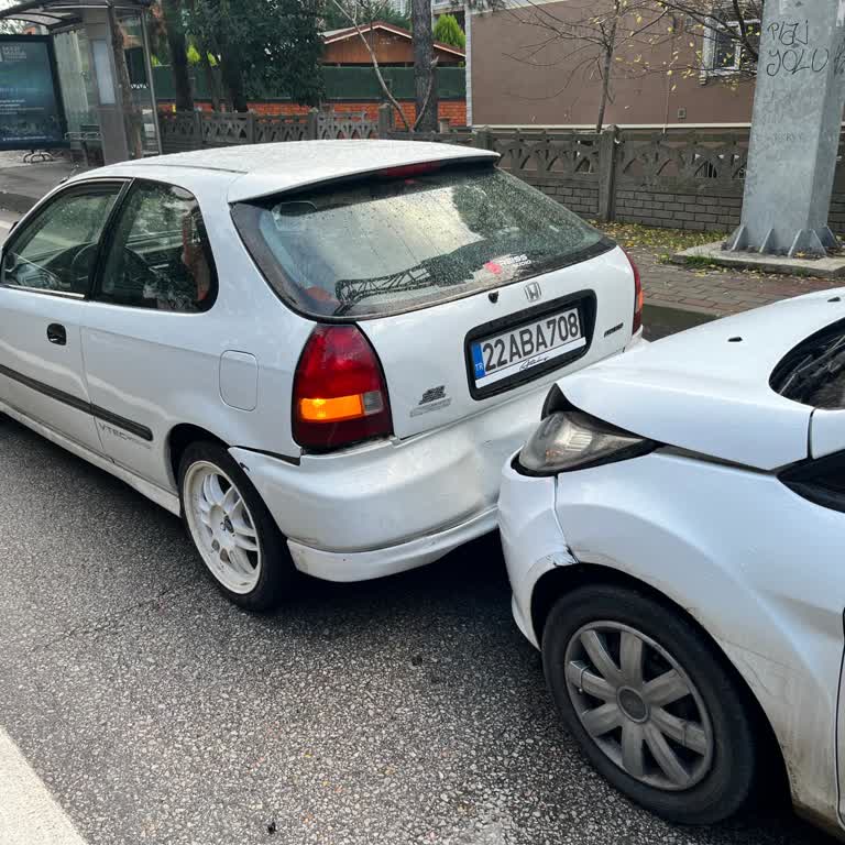 Sigorta Onay Vermiyor, Araç Serviste Mahsur Kaldı