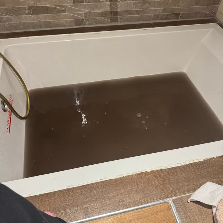 Narven Termal'de Hayal Kırıklığı: Soğuk Havuzlar Ve Temizlik Sorunları