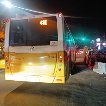 Boş Otobüs Yolcu Almadan Geçti: Trafikte Mağduriyet