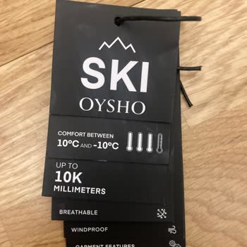Oysho Denied My Return for a Faulty Jacket With White Marks on the Sleeves