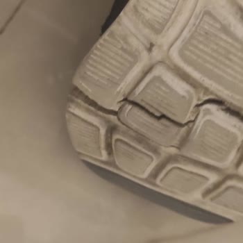 Skechers Ayakkabı 3 Ayda Pert Oldu Müşteri Hizmetleri Sessiz