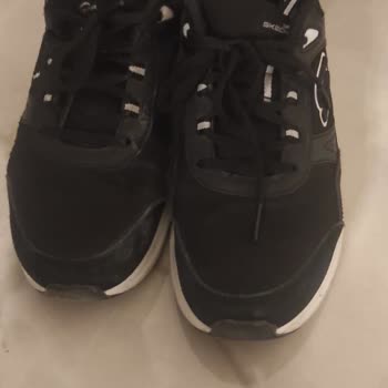 Skechers Ayakkabı 3 Ayda Pert Oldu Müşteri Hizmetleri Sessiz
