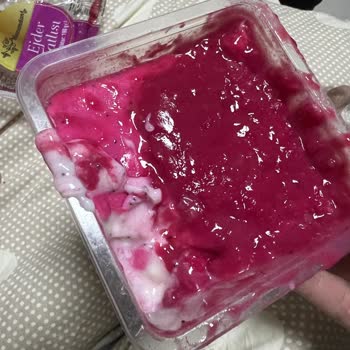 Bozuk Tatlı Satışı: Sağlık Riski Ve Hayal Kırıklığı