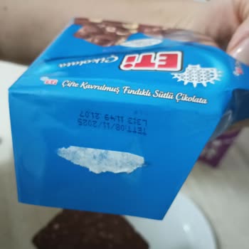 Yanıltıcı Fındıklı Çikolata Görseli