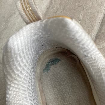 Skechers D'Lites Ayakkabıda 6 Ayda Beklenmedik Aşınma Ve Çatlaklar