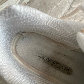 Skechers D'Lites Ayakkabıda 6 Ayda Beklenmedik Aşınma Ve Çatlaklar