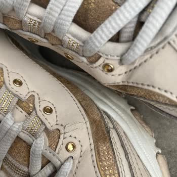 Skechers D'Lites Ayakkabıda 6 Ayda Beklenmedik Aşınma Ve Çatlaklar