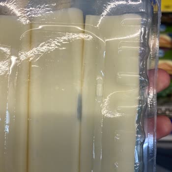 BİM Market'te Küflü Peynir Skandalı: Sağlık Riski Ve İhmal Uyarısı