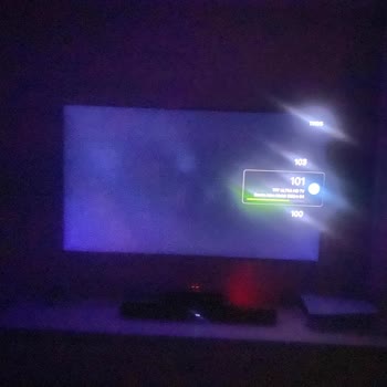 Samsung TV'nin Tam Ortada Bulutlanma Vardı