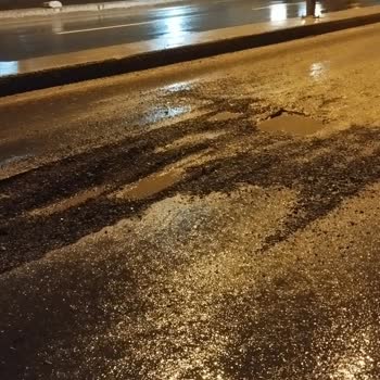 Yarım Kapatılan Çukur Yüzünden Araç Hasarı