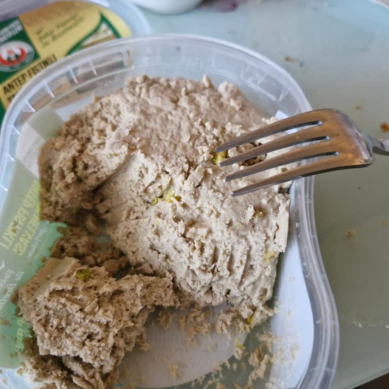 Tarım Kredi Kooperatif Market Antep Fıstıklı Helva Hayal Kırıklığı