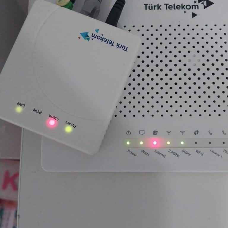 Türk Telekom'un Ücretsiz Fiber İnternet Teklifi: Haftalık Kesintilerle Gelen Kabus