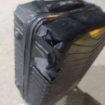 Valizim Kırıldı, Şoför Suçunu Örtbas Ediyor