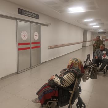 Acil Serviste Bekleme Süresi Ve Yetersiz Yatak Sorunu