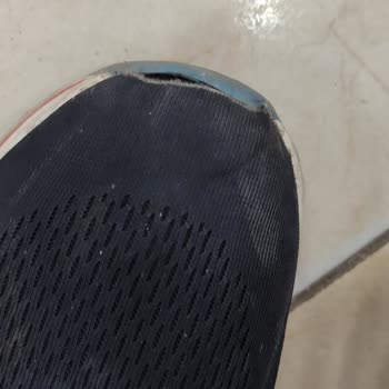 Lumberjack Ayakkabıda Beklenmedik Yırtılmalar