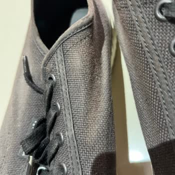 Zapatos Superga, decoloración temprana, solicito asistencia