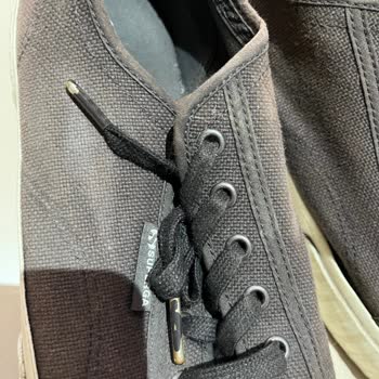 Zapatos Superga, decoloración temprana, solicito asistencia