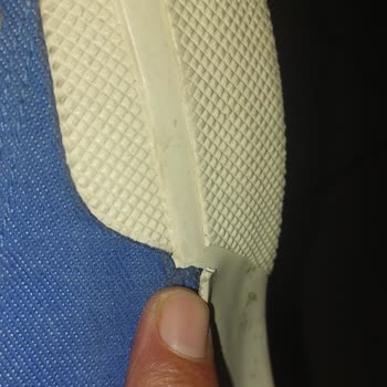 Superga, zapatos de mala calidad y atención al cliente deficiente