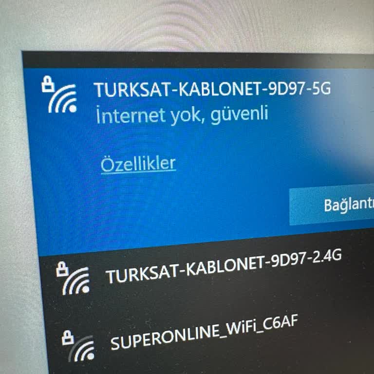 İstanbul'un Göbeğinde Sürekli Kopan İnternet Çilesi