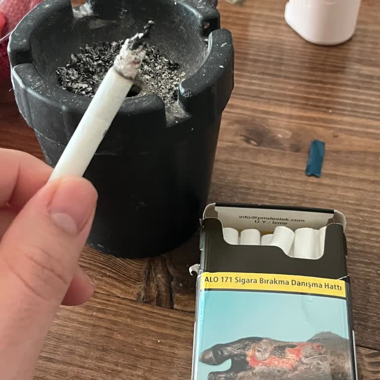 Sigara Paketlerinden Çıkan Garip Maddeler