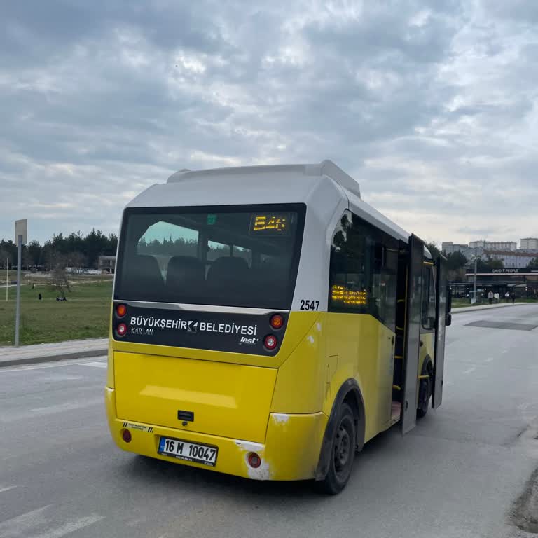 Trafikte Tehlikeli Anlar: Sürücünün Saldırgan Tavrı