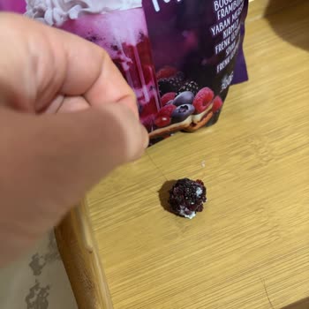 Ülker Superfresh Orman Meyvelerinde Yabancı Madde Sorunu!