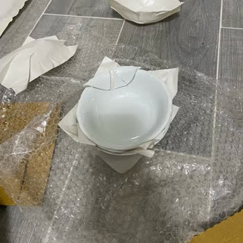 Porland Yemek Takımı Kırık Geldi, İlgisizlik Şaşırtıcı