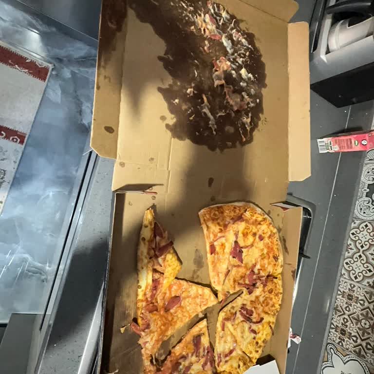 Teslimat Sorunu: Pizza Ters Düz Geldi