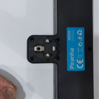 Piranha Prizden Çıkan Şaşırtıcı Saç Teli!