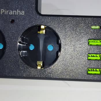 Piranha Prizden Çıkan Şaşırtıcı Saç Teli!