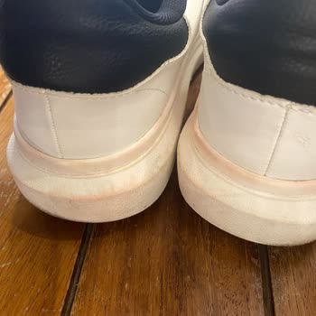 Renk Değiştiren Ürünler Ve İlgisiz Hizmet