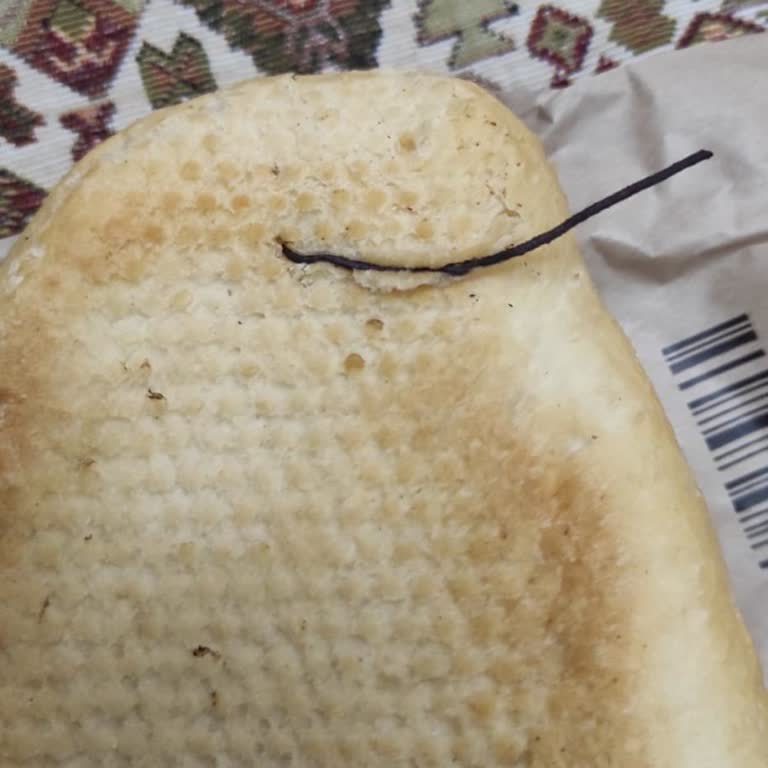 Getir Marketten Aldığımız Ekmekte Paslı Tel Şoku
