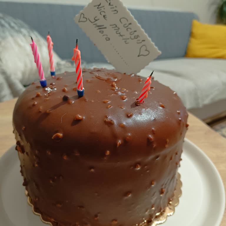 Doğum Günü Pastasında Çikolata Hayal Kırıklığı