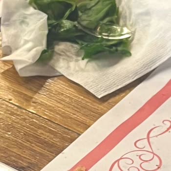 Tehlikeli Cam Parçası Ve İlgisiz İşletme