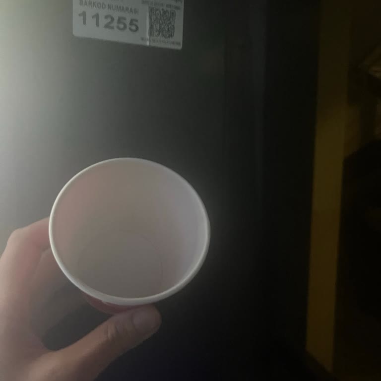 Otomat Çayı Yerine Boş Bardak Şoku