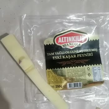 Eski Kaşarın İçinden Plastik Çıktı: Tüketici Sağlığı Tehlikede