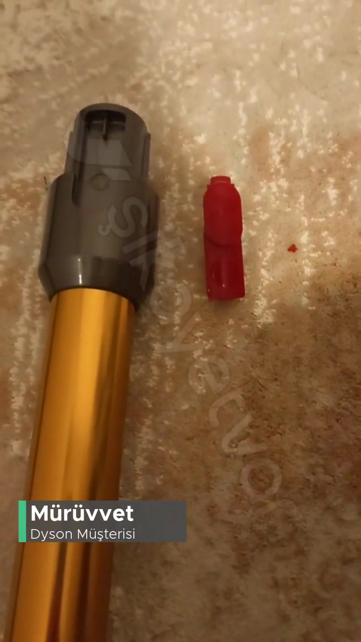 Dyson V10 Dik Süpürge Aparatı Kırıldı! videonun kapak resmi