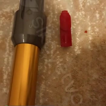 Dyson V10 Dik Süpürge Aparatı Kırıldı!
