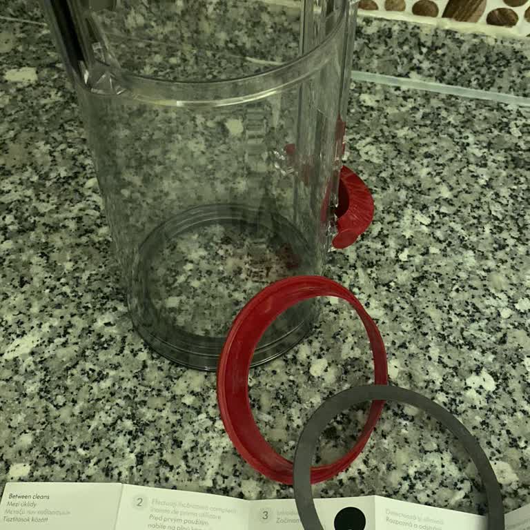 Dyson Hazne Sorunu: Silikon Parça Yerine Oturmuyor