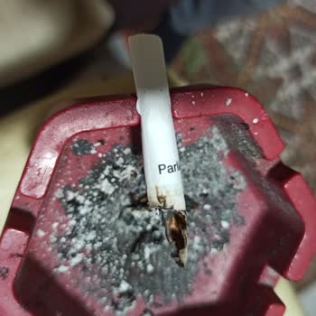 Parliament Sigara Kalitesinde Düşüş Ve Yanma Sorunu