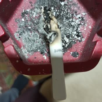 Parliament Sigara Kalitesinde Düşüş Ve Yanma Sorunu