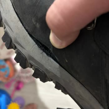 Skechers Boots Tore in 4 Months