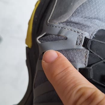 Salomon Ayakkabı Yırtılma Ve İlgisizlik Sorunu