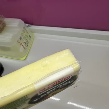 Özgüllü Süt Ürünleri Sevdiğim Kaşar Markasında Hijyen Sorunu